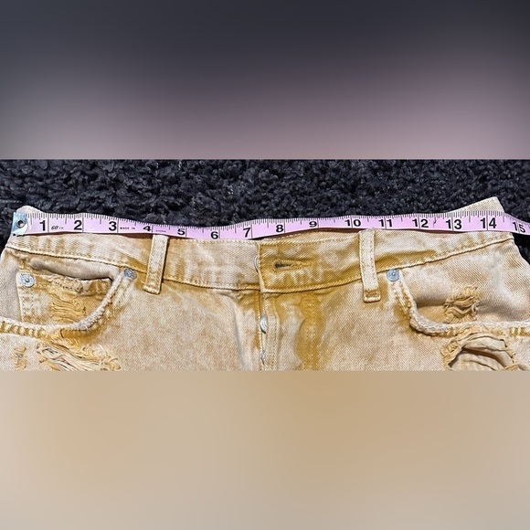 We The Free Women’s Size 28 Distressed Button Fly Shorts EUC - Picture 3 of 7